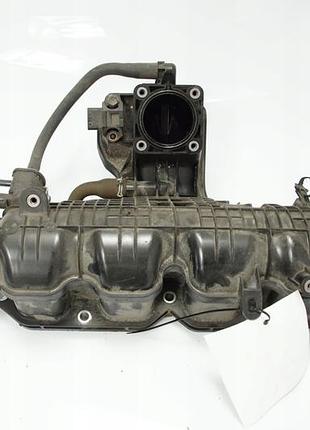 Впускний колектор 17120-37054 toyota auris ii