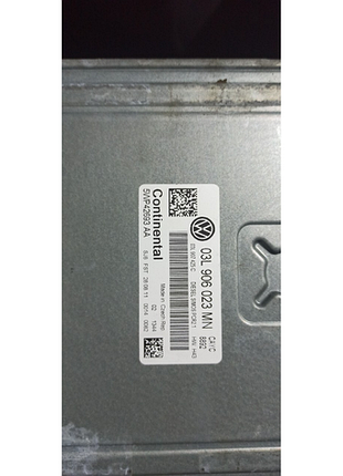 Блок управління двигуном ебу 03l906023mn 03l907425c 5wp42693aa