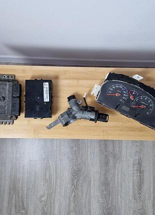 Блок управління двигуном ебу комплект стартерів nissan micra k12 1.2 mec32-040