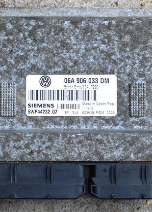 Блок управления двигателем эбу skoda octavia 1.6 06a906033dm 5wp44232 07