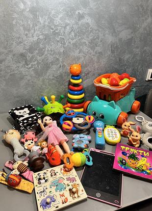 Лот іграшок для дитини