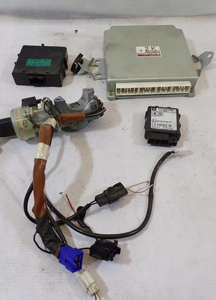 Блок управления двигателем эбу subaru impreza 2.0b 22611ag600