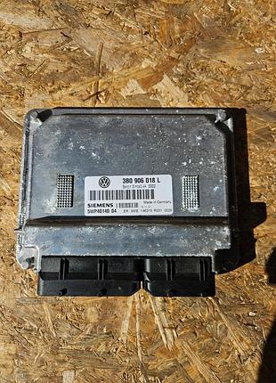 Блок управління двигуном ебу volkswagen 3b0906018l