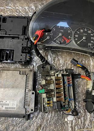 Блок управління двигуном ебу peugeot citroen 0281010250 9637089980