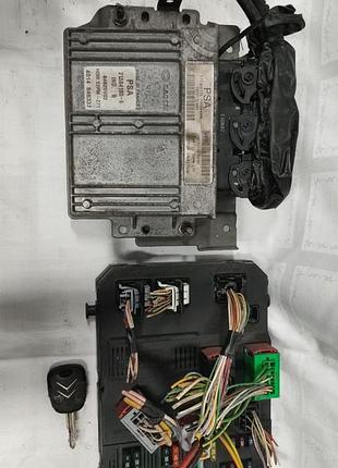 Блок управління двигуном ебу citroen xsara 1.8 16v 9650132880 9644674580