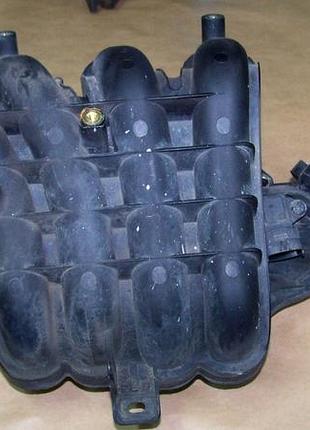 Впускний колектор hyundai i20 1.2 16v 09 g4la
