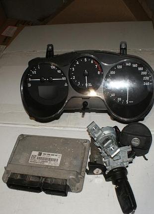 Блок управління двигуном ебу seat 06a906033he