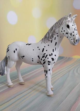 Фигурка кобит породы кнабструппер от немецкого бренда schleich из серии horse club