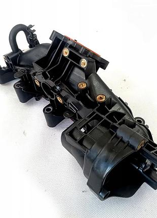 Впускний колектор renault 2.3 dci 140039990r