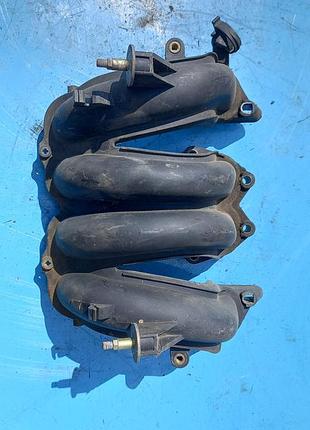 Впускний колектор volkswagen golf iv 1.6b 06a133206h