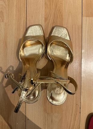 Zara босоніжки нові 3