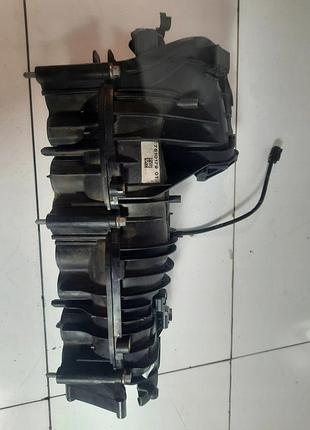 Впускний колектор bmw e81 e60 e90 e83 2.0d 7810179