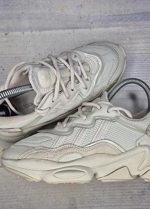 Кроссовки adidas ozweego