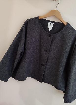 Широкий укорочений жакет monki р.s