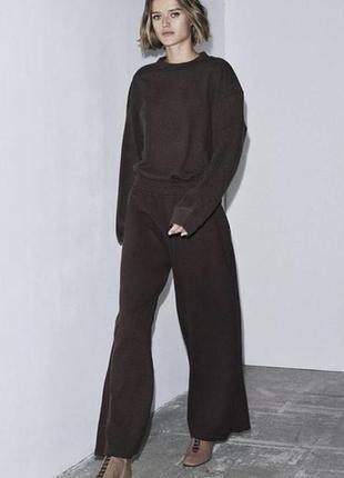Теплий шоколадний костюм від бренду zara.