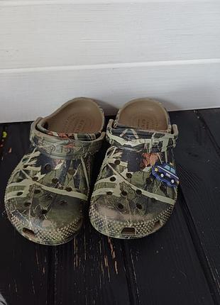 Детские шлепанцы кроксы сабо crocs c10 размер 27 на мальчика