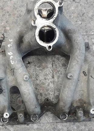Впускний колектор 12474629 bmw e36 1.8 is