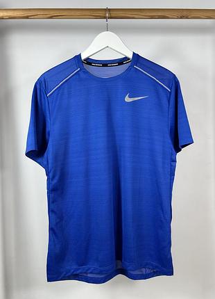 Nike running dri-fit футболка спортивна в розмірі м для бігу