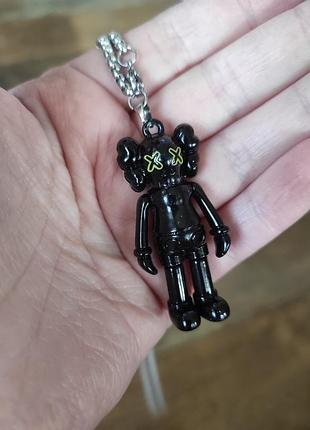 Подвеска кулон kaws 3