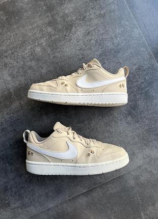Кросівки жіночі nike court borough