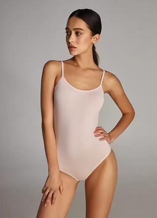 Хлопковое боди на тонких бретелях