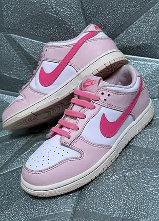 Кросівки дитячі nike dunk low triple pink 33 розмір (21,5 см устілька) рожеві шкіряні натуральна шкіра дитяче взуття найк данк для дівчат