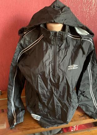 Брендова вітрівка umbro