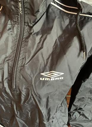 Брендова вітрівка umbro 2
