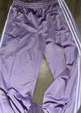 Спортивні штани adidas фіолетові