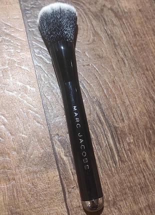 Пензлик для макіяжу marc jacobs 3