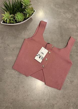 Рожевий трикотажний топ zara з гудзиками жилет