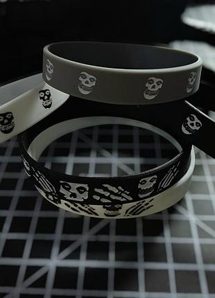 Misfits, силиконовый браслет