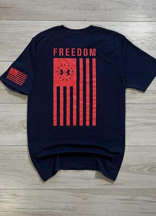Темно синяя спортивная футболка андер армор under armour freedom flag, факт l, оригинал