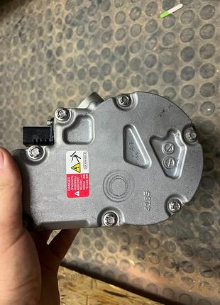 Компрессор кондиционера 4g0816797 d 2