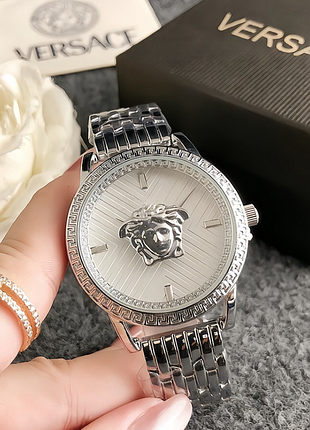 Красивий жіночий наручний годинник стиль versace, стильний і модний годинник для жінок версачі срібло
