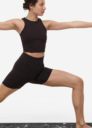 Спортивные шорты hm move