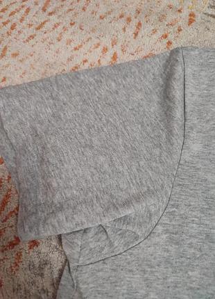 Футболка uniqlo 6