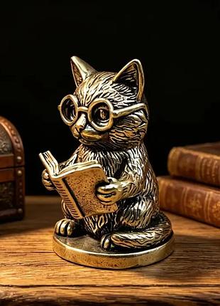 Фігурка "кішка в окулярах із книгою" з латуні арт. 09085