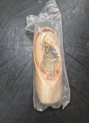 Продам пуанти 4