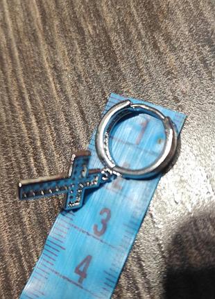 Серьги кресты со стразами 4