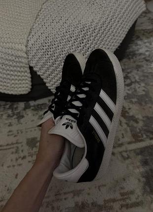 Жіночі кросівки від adidas 3
