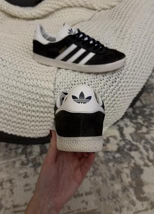Жіночі кросівки від adidas 5