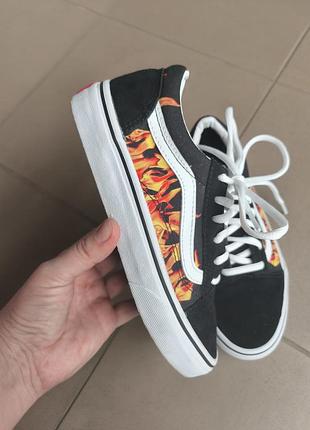 Оригінальні кросівки vans old school