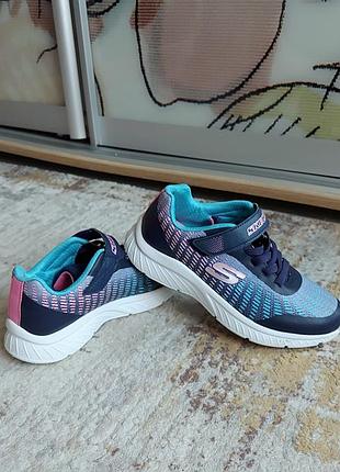Мега удобные кроссовки, 2/35 (евро), skechers