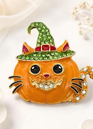 🎃🐈‍⬛ яскрава геловінська брошка «кіт-гарбуз у чарівному капелюсі» зі стразами та емаллю ✨