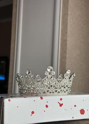 Діадема, корона