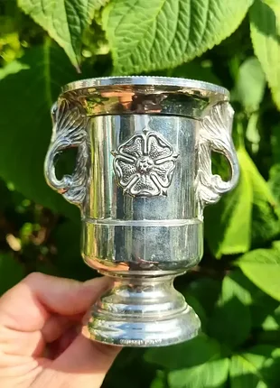 Винтажная миниатюрная ваза, вазочка для мелких цветов, или подсвечник, изготовленная в великобритании