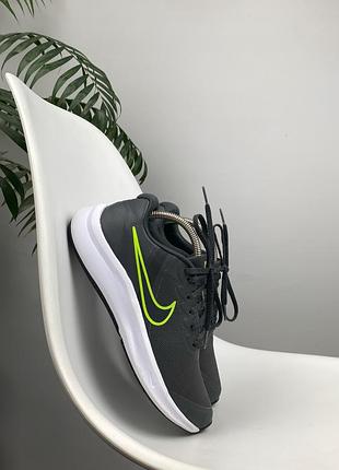 Оригінальні кросівки nike downshifter чорні з салатовим 38.5 р. 24 см