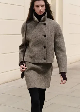 Куртка жіноча cos boiled wool-blend short jacket / м 8