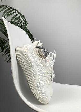Оригінальні кросівки skechers білі 40 р. 27 см